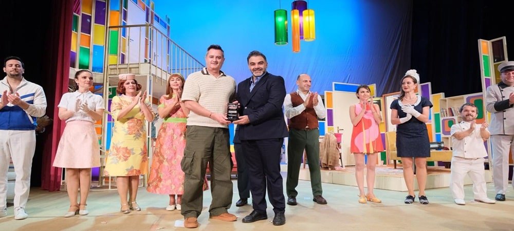 10. ADANAŞEHİR TİYATROLARI FESTİVALİ “OSCAR” OYUNUYLABAŞLADI