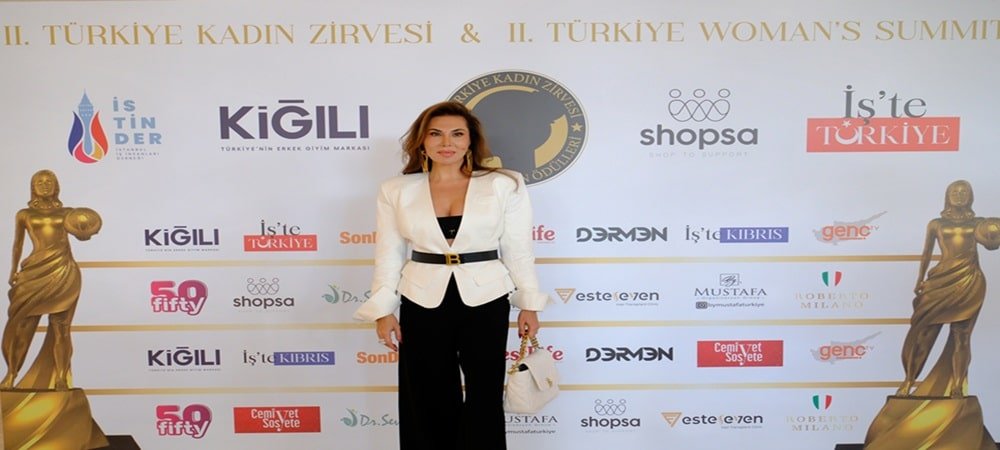 Ebru Yaşar’a “Yılın İlham Veren Müzik Sanatçısı” Ödülü