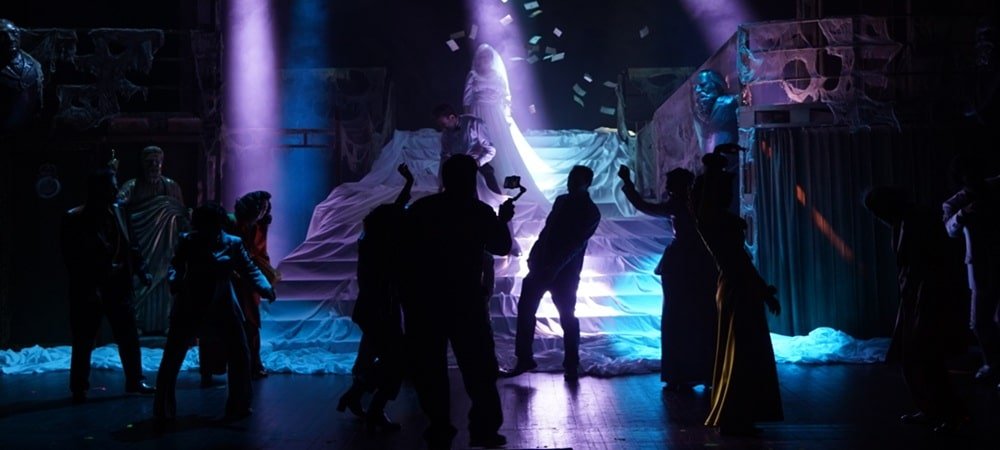 ZENGİN BİR KADININ İNTİKAM ARAYIŞININ HİKAYESİ “BİR ZİYARET”