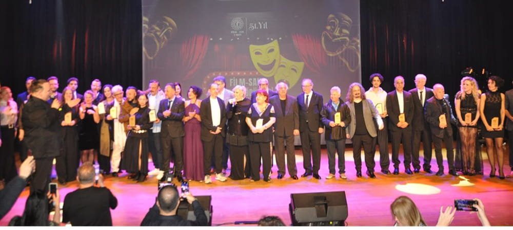 FİLMSAN SANAT ÖDÜLLERİ DEFNE YALNIZ, YÜCEL ERTEN, ÖZEN YULA VE CENGİZ ÖZEK'E VERİLDİ.