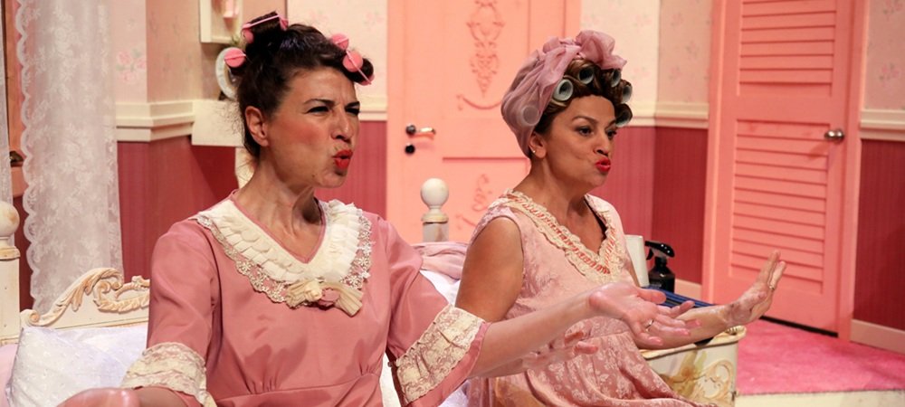 ŞEHRİN TİYATROSU “YATAK ODASI KOMEDİSİ” OYUNUYLA BAHÇELİEVLER’DE